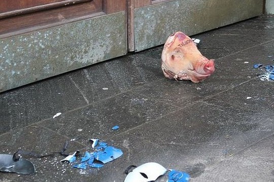 Stačiatikių aktyvistai teatro vadovui O.Tabakovui pakišo kiaulę