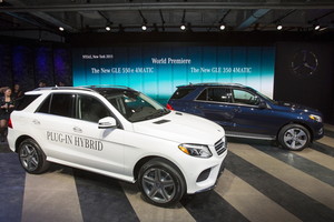 „Mercedes-Benz“ Niujorke pademonstravo hibridinį visureigį