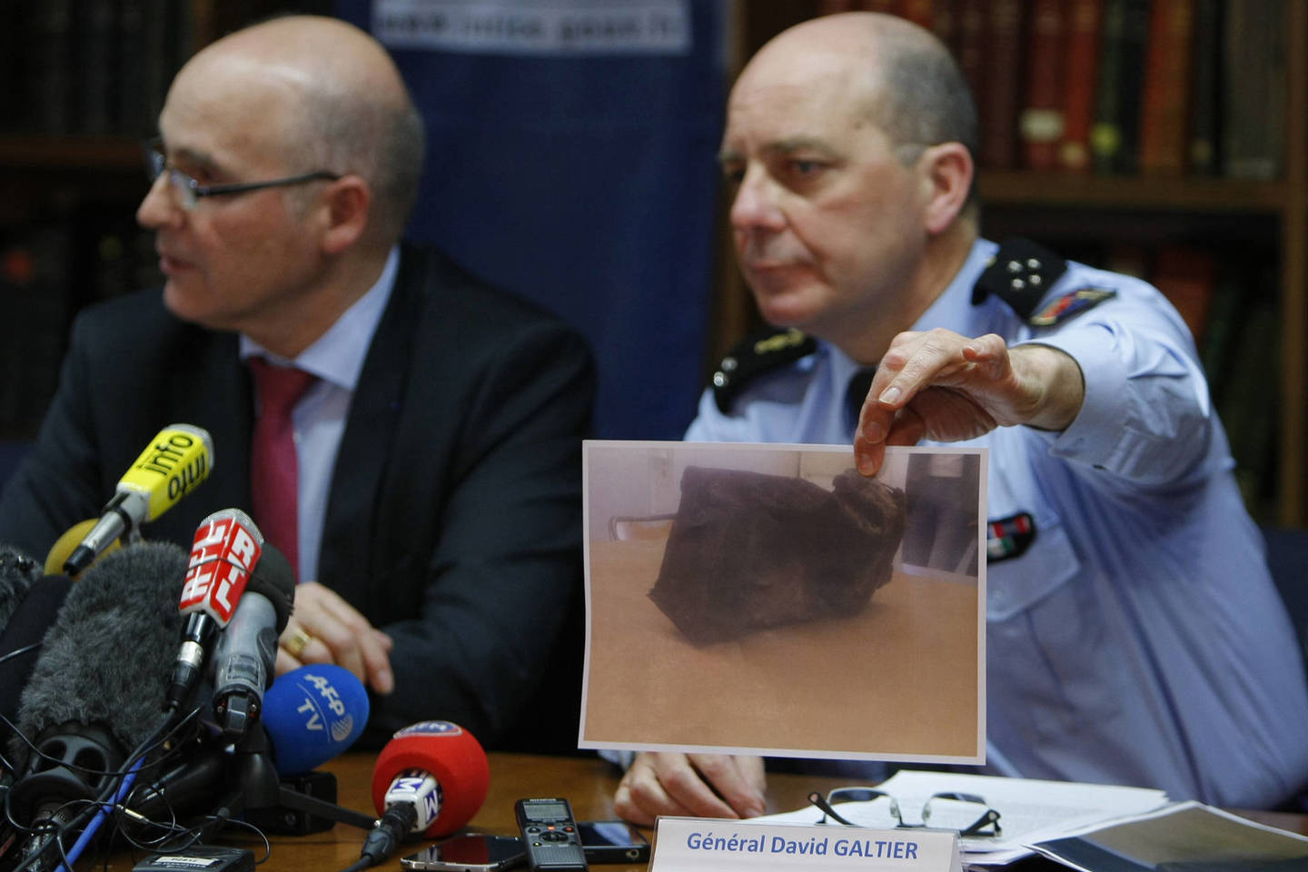 „Juodoji dėžė“, fiksuojanti skrydžio duomenis, penktadienį buvo atgabenta ištirti į Paryžių.