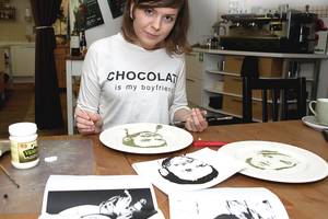 J.Vaitkutės tapyti garsių žmonių portretai tirpsta burnoje