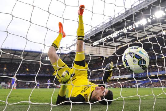 „Chelsea“ vartininkui – dovanėlė iš kitos aikštės pusės