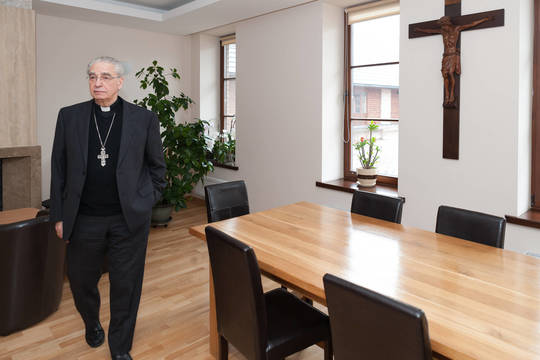 Elektros šoku gaivinta A. J. Bačkio širdis gyja vienuolyne