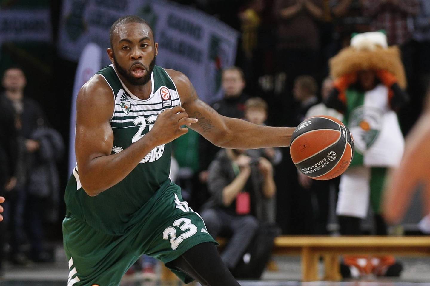 J.Andersonas pelnė 34 taškus.