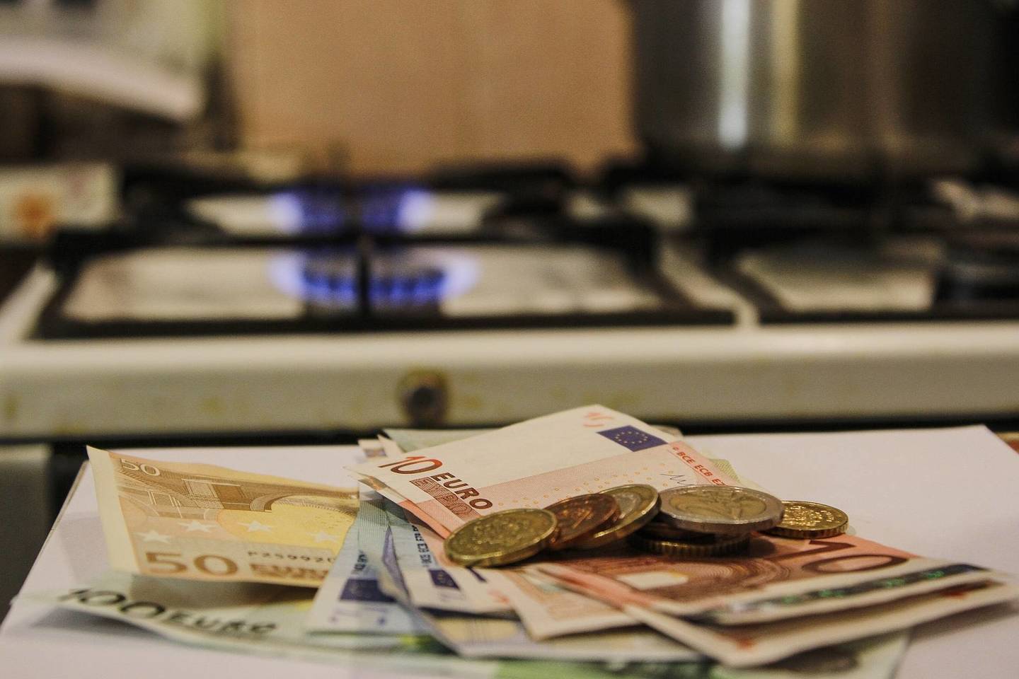 Smulkieji kreditai iš vienos duobės ištraukia, į kitą – įstumia.