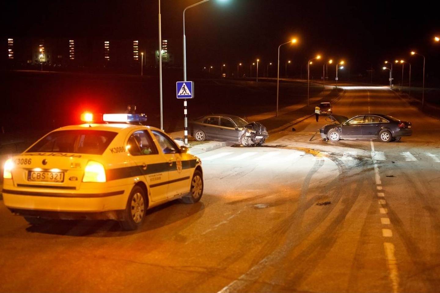 Automobilių kaktomuša buvo stipri – sumaitotos abi transporto priemonės.