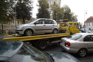 Kodėl negalima tempti automobilio su automatine pavarų dėže?