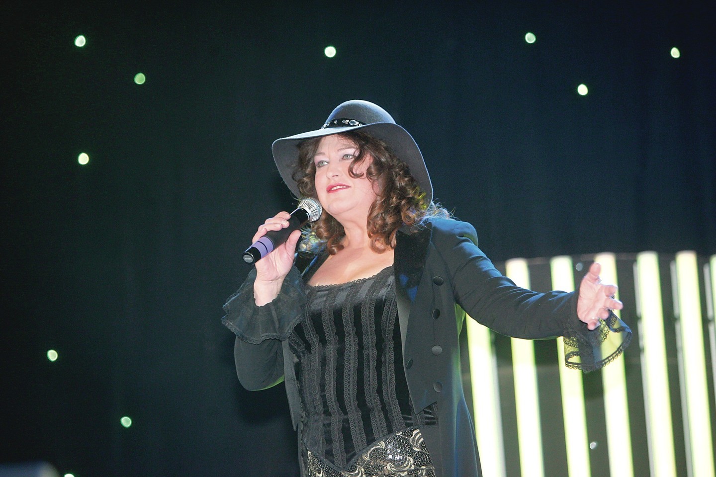 Dainininkė B.Petrikytė tikina, kad pajamų, gautų už jos jubiliejinius koncertus, neužtenka atsiskaityti su kreditoriais.<br>G.Pilaičio nuotr.