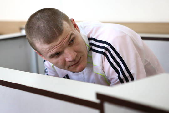 Recidyvisto grasinimas prokurorei: iš dantų darysiuosi karolius