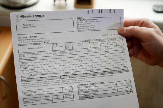 Kodėl tenka mokėti parduoto buto komunalinius mokesčius?