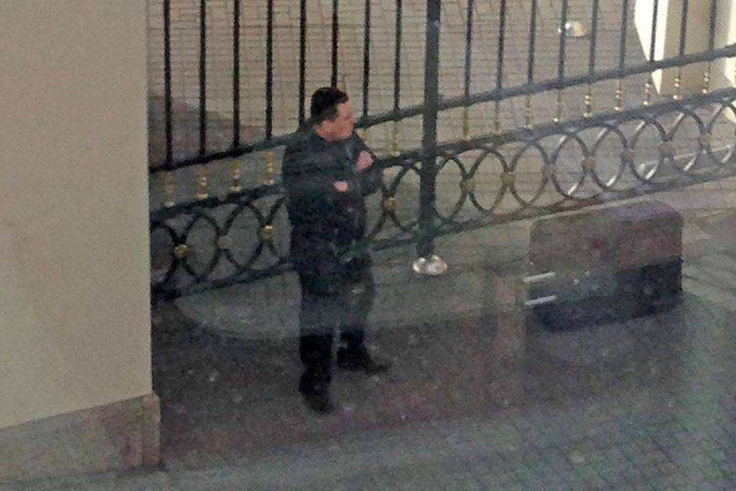 Pačioje Lietuvos širdyje vyrukas grasina visus aplinkui susprogdinti, o mūsų specialiosios tarnybos kelias valandas trypčioja vietoje.