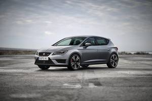 „SEAT Leon Cupra“ įkrėtė į kailį konkurentams