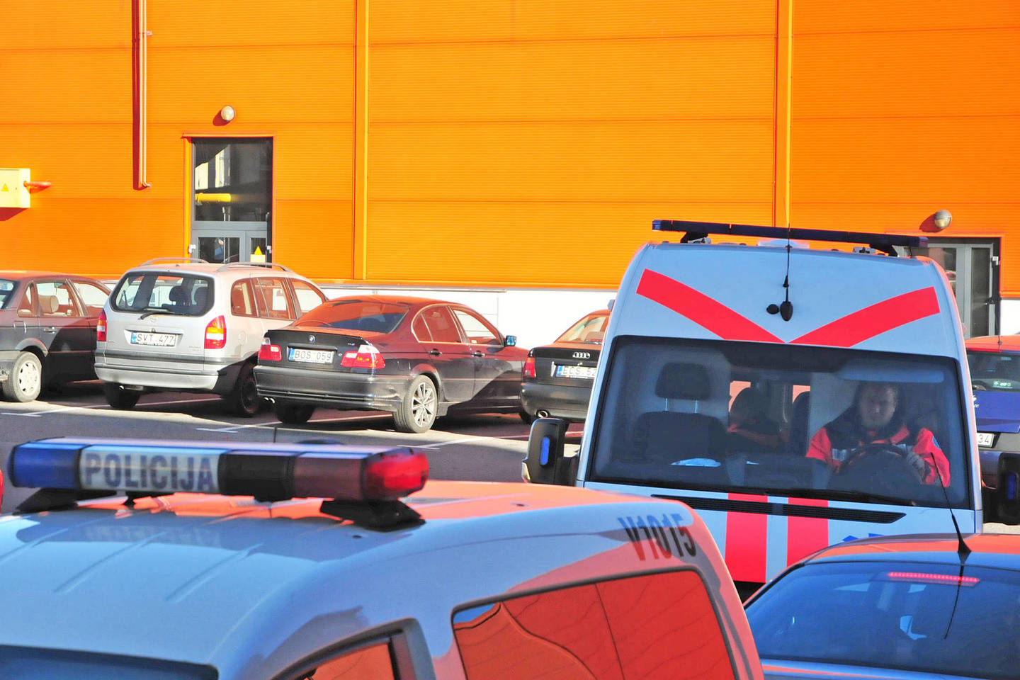 Ankstų rytą Vilniuje automobilis partrenkė moterį.