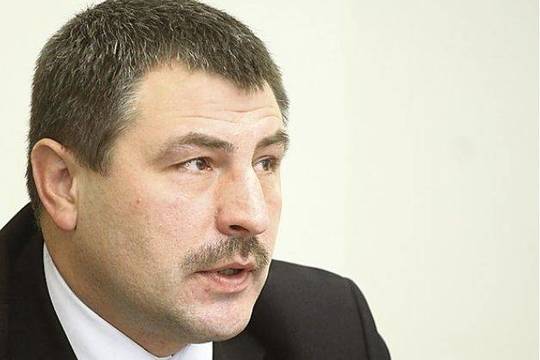 Prie stalo užsnūdęs aukštas VRM tarnautojas neteko darbo