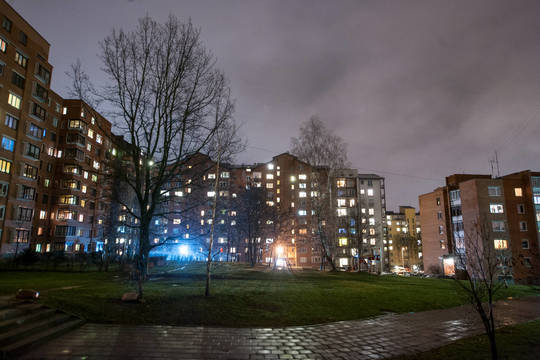 Kam priklauso žemė po daugiabučiais?