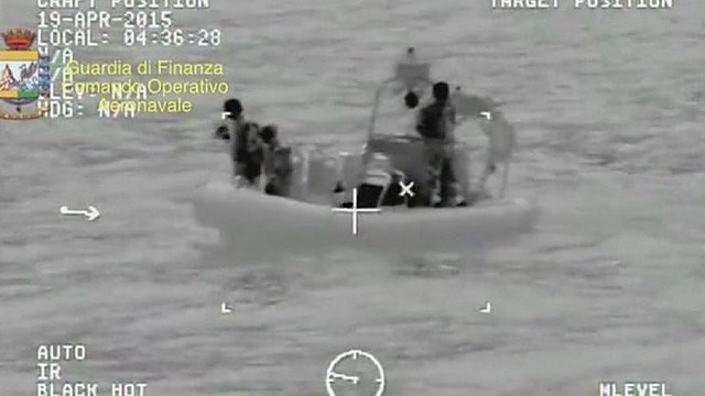 Naujas pagalbos šauksmas iš jūros: skęsta 300 migrantų