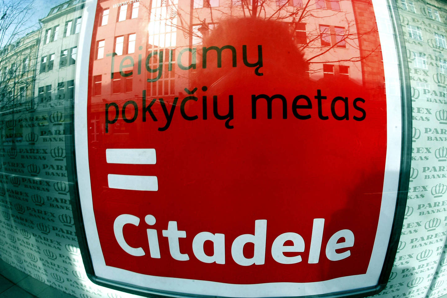 Iškart, įsigiję akcijas, savininkai padidino banko įstatinį kapitalą 10 milijonų eurų.
