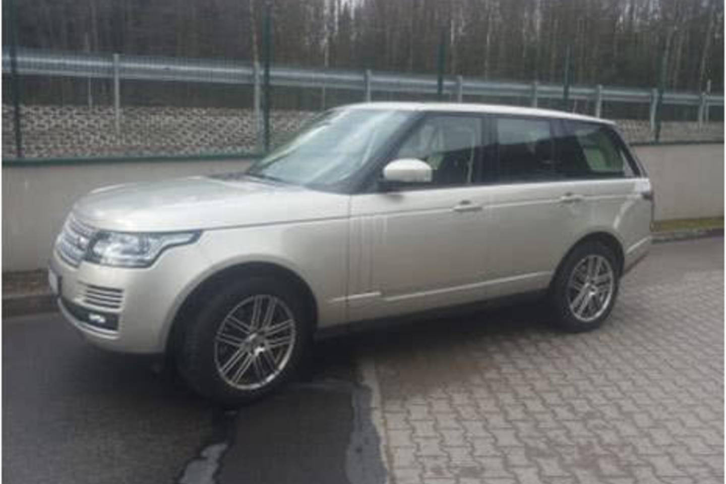 Visureigį „Land Rover“ vairavęs rusas pasieniečiams pateikė klastotę.