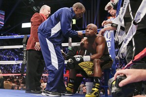 F. Mayweatheris nepasiduoda: „Aš geresnis už M. Ali“