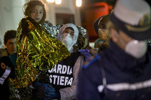 Laivų laukiantys vaikai Libijoje priversti gerti savo šlapimą