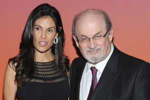 S.Rushdie sako, kad „Šėtoniškos eilės“ galėjo būti dar aštresnės