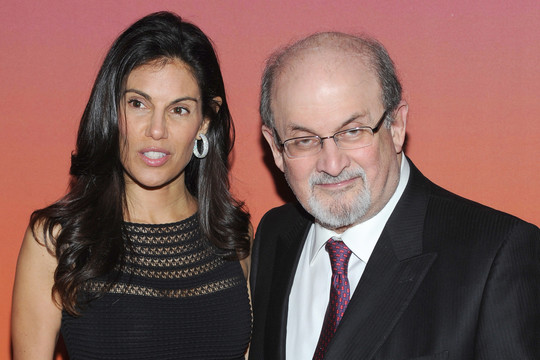 S.Rushdie sako, kad „Šėtoniškos eilės“ galėjo būti dar aštresnės