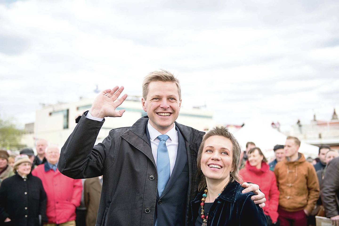 Naujasis Vilniaus meras R.Šimašius vakar buvo inauguruotas naujoviškai – Neries pakrantėje prie Baltojo tilto. Į ceremoniją sostinės vadovą atlydėjo žmona Agnė.
