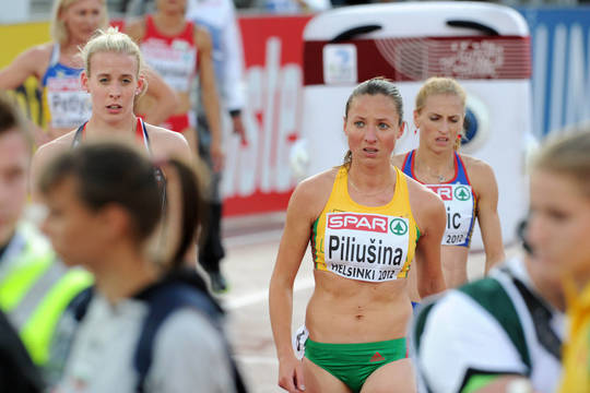Traumų stabdyta bėgikė Natalija Piliušina vėl žiba stadione