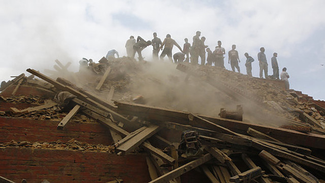 Po žemės drebėjimo Nepale žuvusieji skaičiuojami šimtais