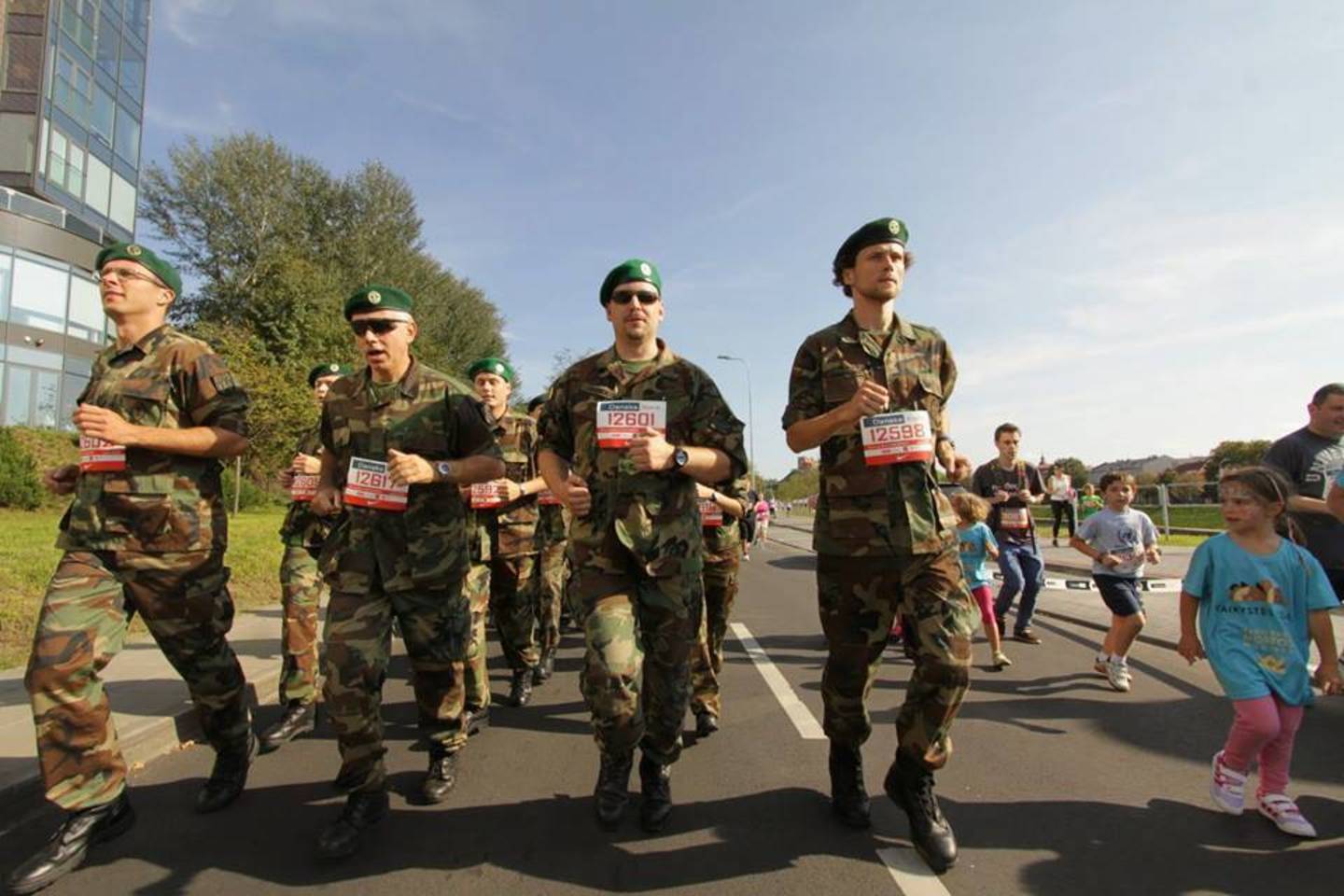 Šaulių sąjungos nariai dalyvavo Vilniaus maratone.