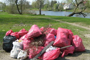 Marijampoliečiai iš šiukšlių vadavo parkus ir Šešupės pakrantes