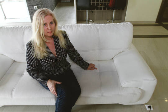 Kauniečiai įsiutę: nusipirko baldus, ant kurių negalima sėdėti