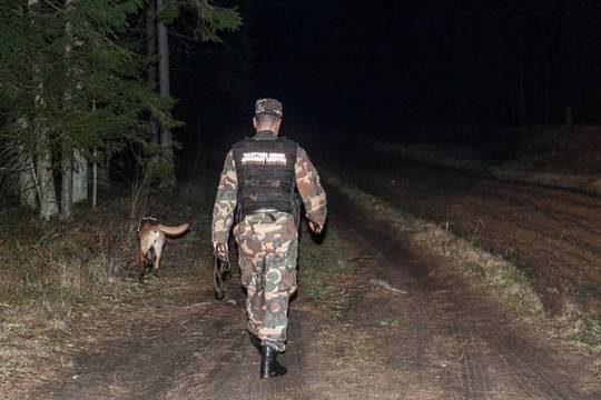 Naktinis reidas kontrabandininkų keliu: kai siena – ne kliūtis
