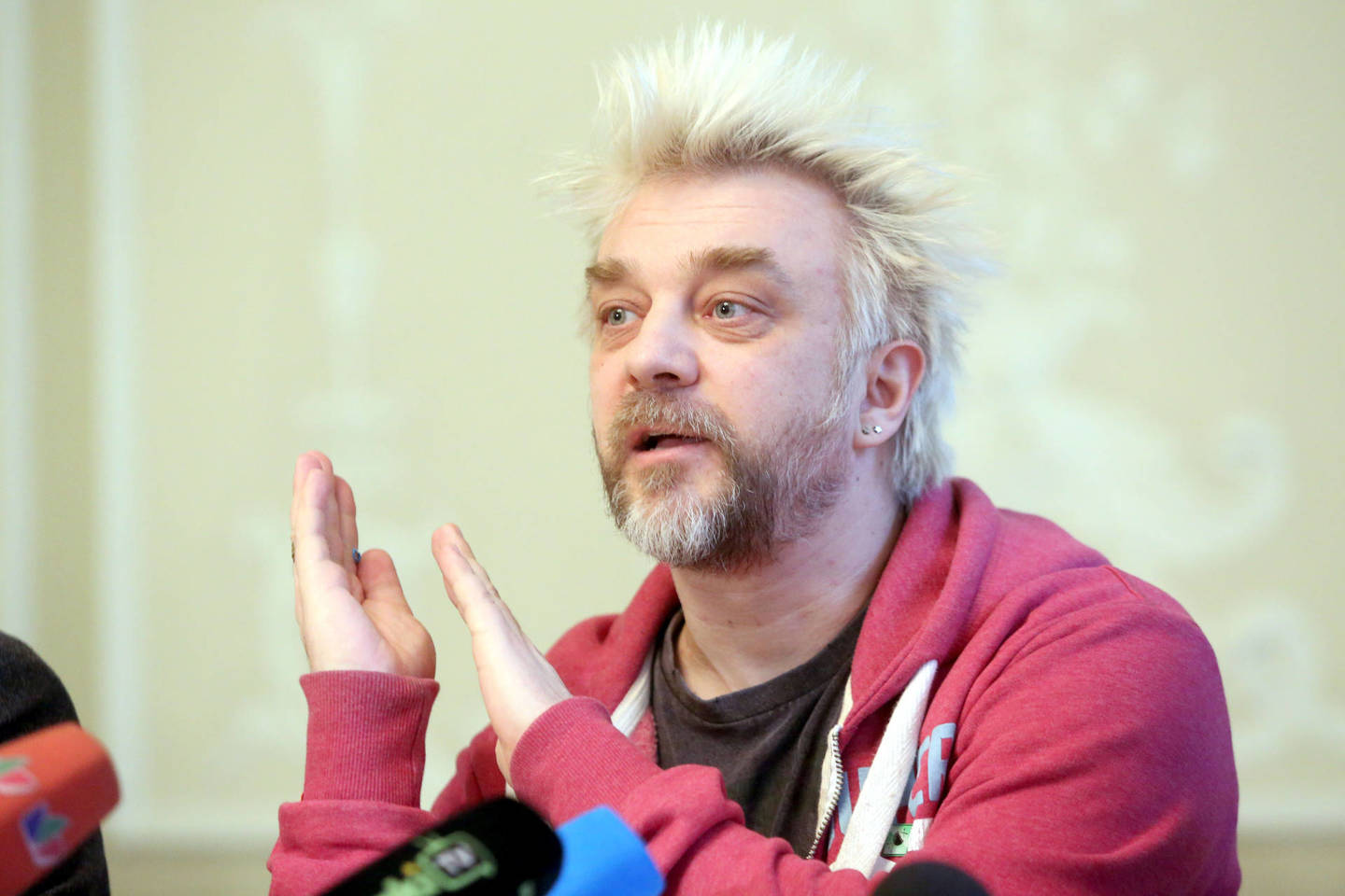 A.Mamontovas provokuoja naujuose vaizdo klipuose.