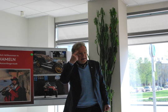 Vokietis pasiryžo atvažiuoti į Vilnių su 108 metų automobiliu