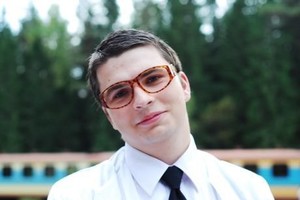 Kambarioką peiliu sužalojusiam studentui pareikšti įtarimai