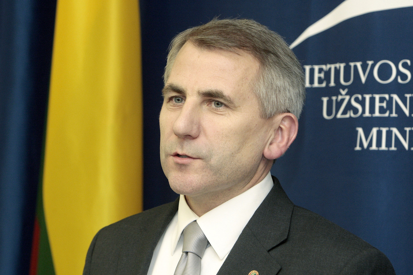 V.Ušackas.