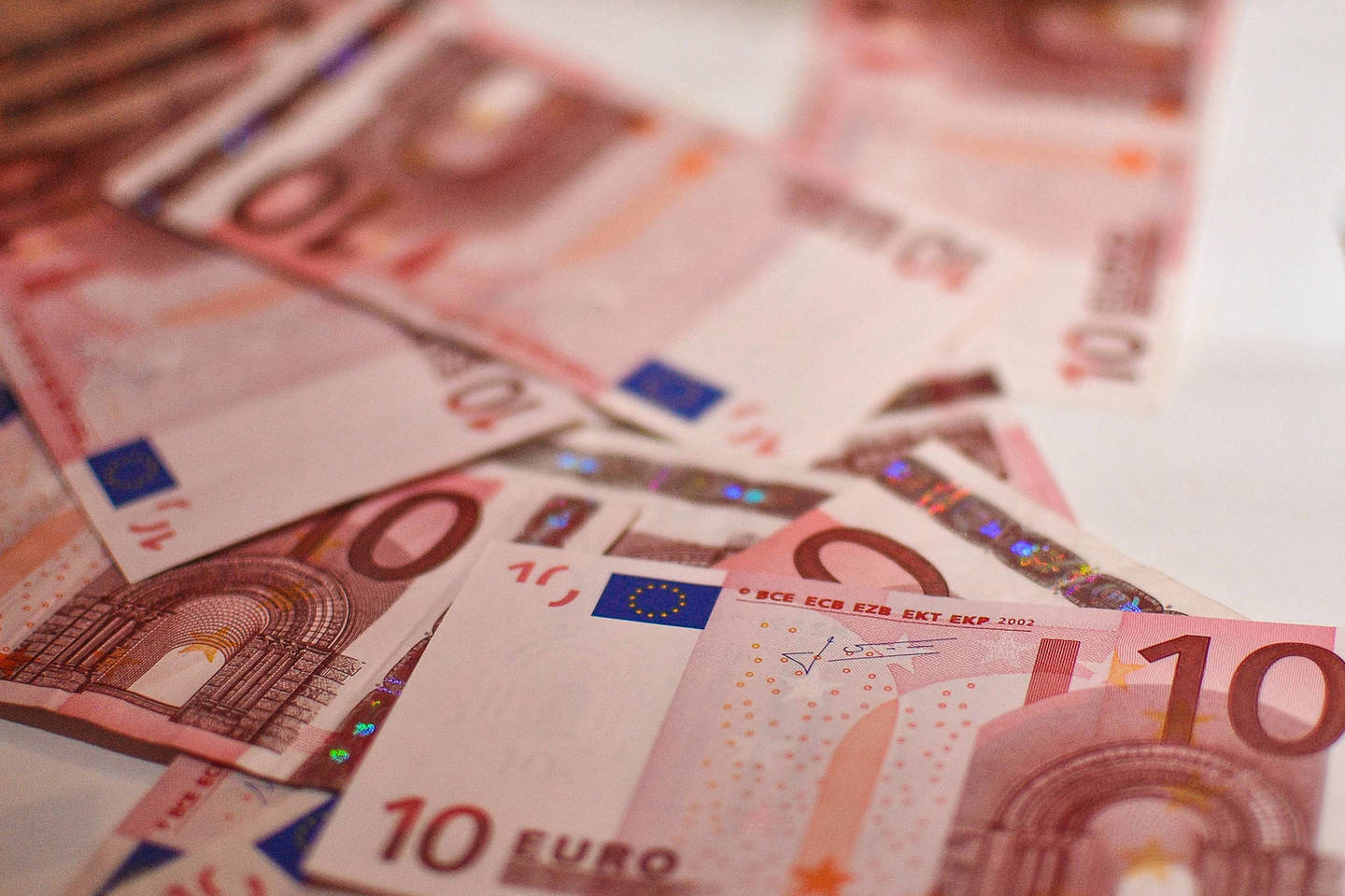 Finansų ministerija trečiadienį pranešė su Europos Tarybos vystymo bankas pasirašiusi 20 metų trukmės paskolos sutartį.
