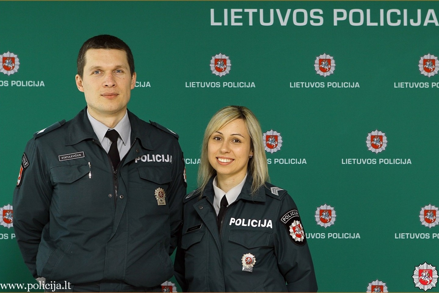 Sauliui Statulevičiui ir Rugilei Kancler įteiktos vardinės dovanos – planšetiniai kompiuteriai.