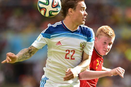 Rusų futbolininkas ištaškė „Nissan“ automobilį ir liko sveikas