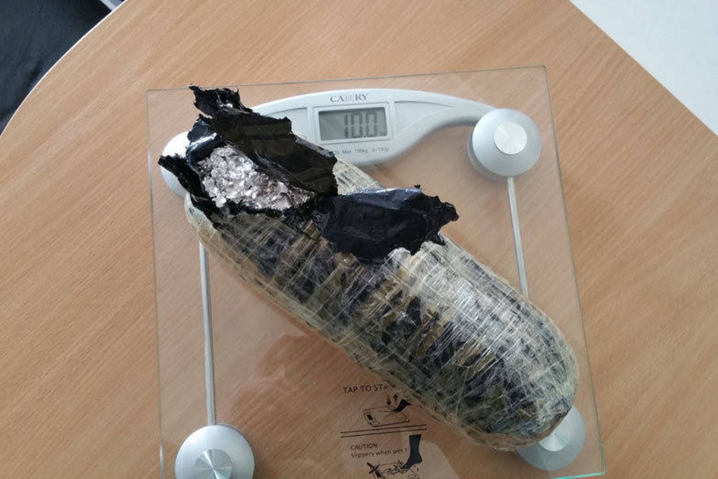 Baltarusis po vairuotojo sėdyne į Lietuvą vežė 10 kilogramų sidabro laužo.