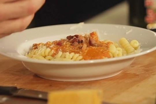 Makaronai su itališku pomidorų padažu