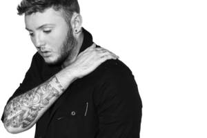 Rygoje koncertuos lietuvius sužavėjęs britas Jamesas Arthuras