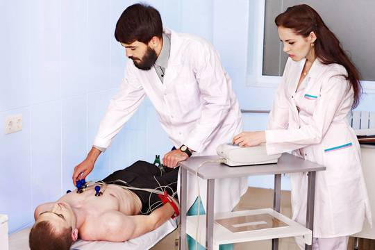 Širdies permušimai: ką reiškia, kai „vartosi krūtinė“?