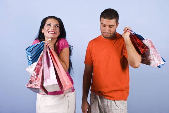 Vyrai rado išsigelbėjimą nuo apsipirkimo prekybos centre