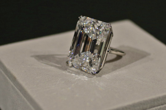 Vagys apiplėšė Kanų „Cartier“ parduotuvę, žala – 17,5 mln. eurų