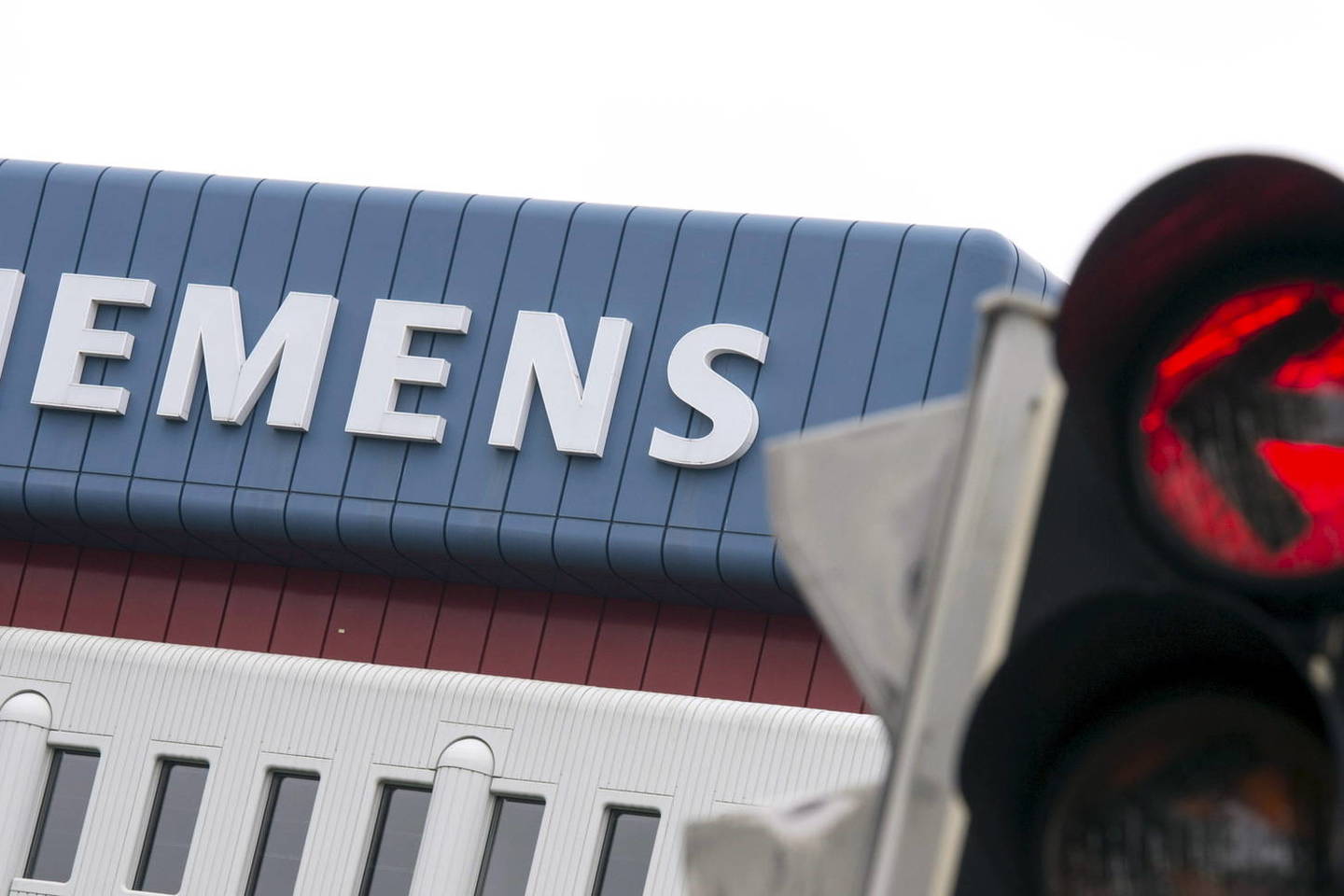 „Siemens“ ruošiasi stipriai sumažinti darbuotojų sąrašus.<br>Reuters/Scanpix nuotr.