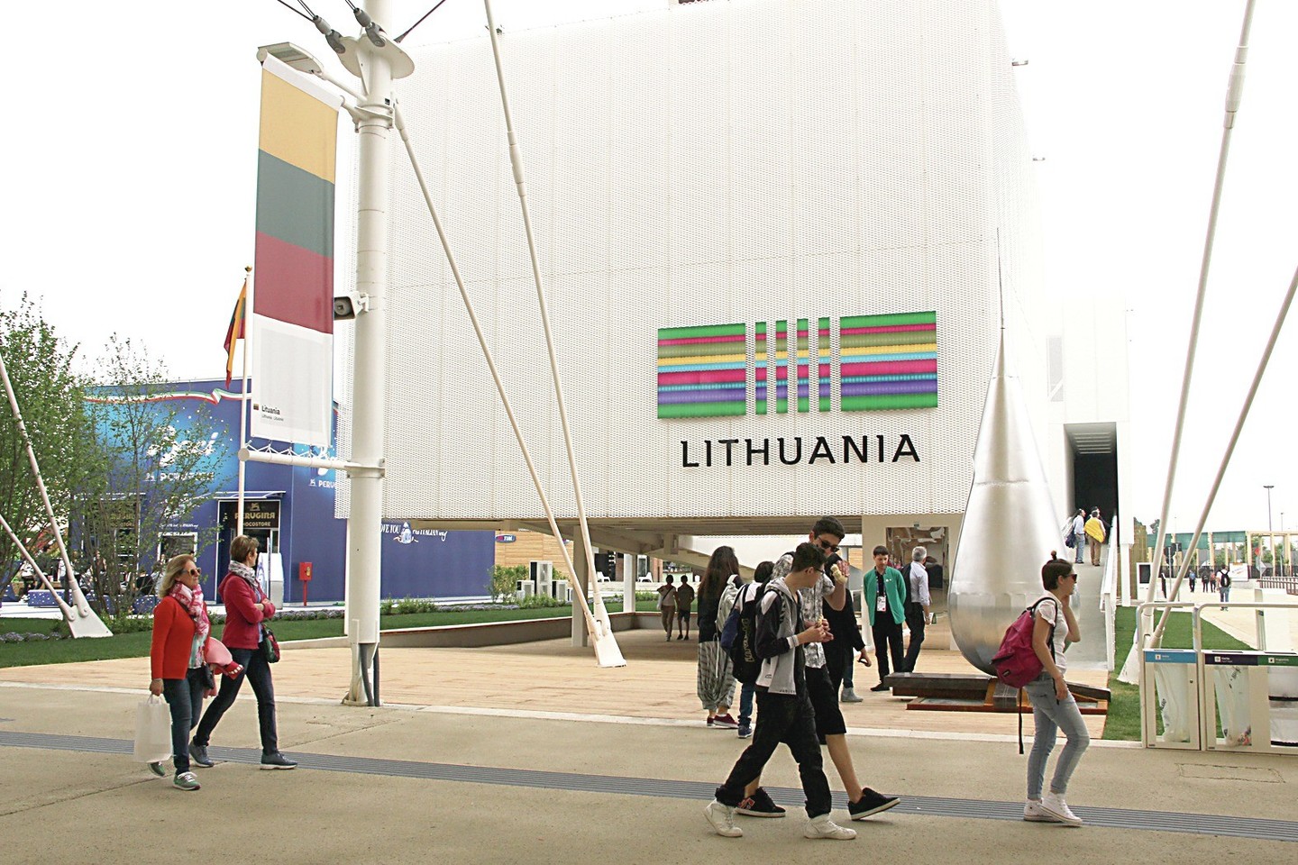Du balti kubai – taip atrodo mūsų šalies paviljonas. Dalyvavimui parodoje Lietuva numatė skirti 4 mln. eurų.<br>M.Jokūbaičio nuotr.
