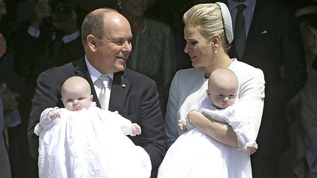 Monake pakrikštyti karališkieji dvynukai