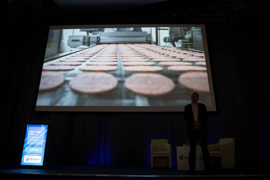 Dirbtinę mėsą gaminantis M.Postas mėsėdžiams turi liūdnų žinių