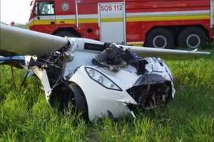 Pirmojo skraidančio automobilio skrydis baigėsi smūgiu į žemę